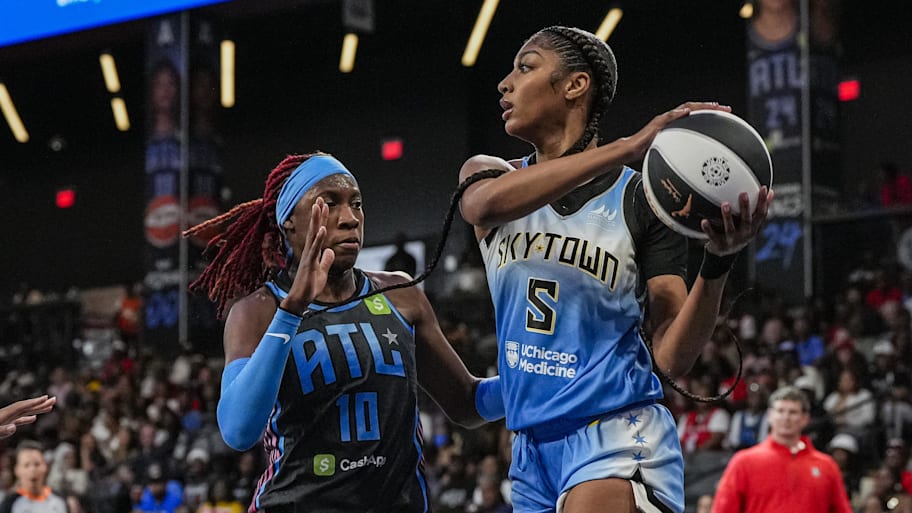 Bet the Sky to beat the Sun in WNBA action on Sunday. | Dale Zanine-Imagn Images