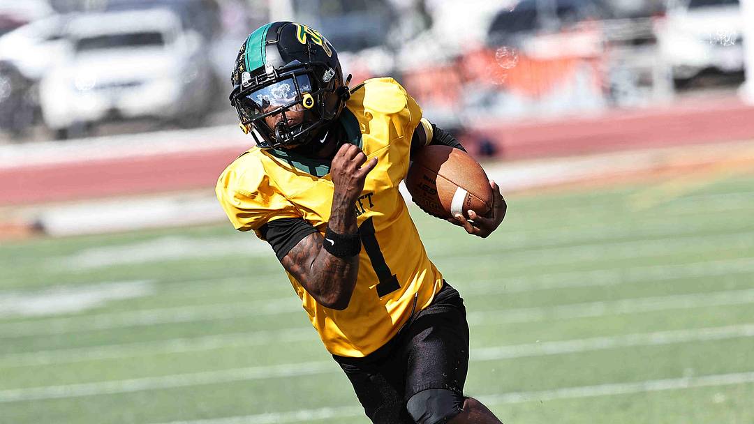 Taft quarterback Monsanna Torbert (1) runs the ball during the Senators' win over Withrow on Saturday, Sept. 27, 2025.