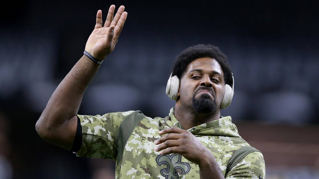 Nov 7, 2021; New Orleans, Louisiana, USA; New Orleans Saints defensive end Cameron Jordan warms up before their game against the Atlanta Falcons at the Caesars Superdome. Mandatory Credit: Chuck Cook-Imagn Images Nov 7, 2021; New Orleans, Louisiana, USA; New Orleans Saints defensive end Cameron Jordan warms up before their game against the Atlanta Falcons at the Caesars Superdome. Mandatory Credit: Chuck Cook-Imagn Images