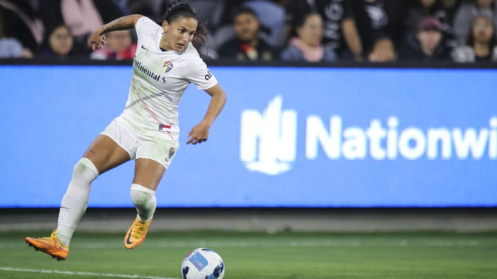 Debinha trocou o North Carolina Courage pelo Kansas City Current nesta temporada Debinha trocou o North Carolina Courage pelo Kansas City Current nesta temporada