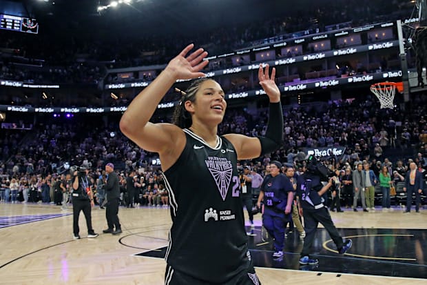 Golden State Valkyries guard Veronica Burton (22)