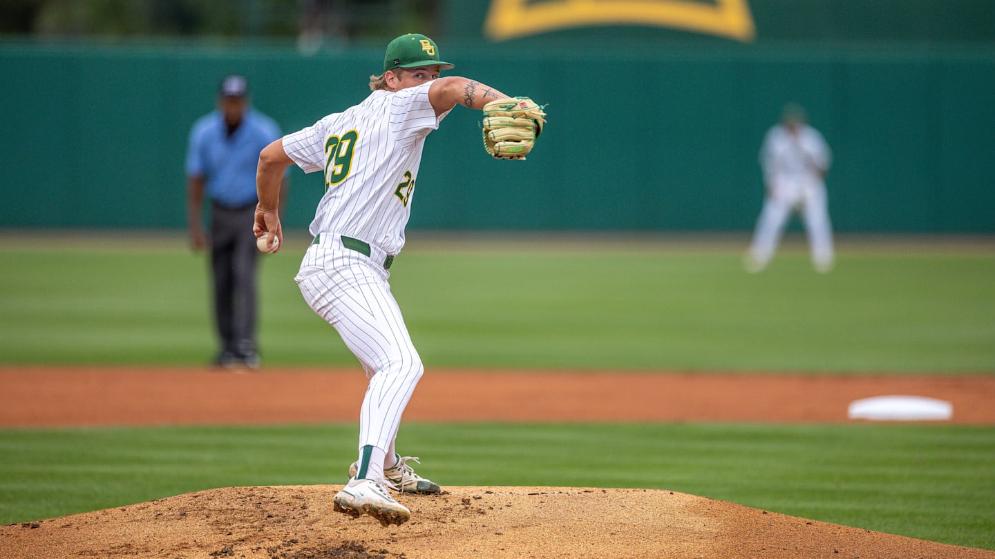 LSU, Arkansas Clash in College World Series Omaha