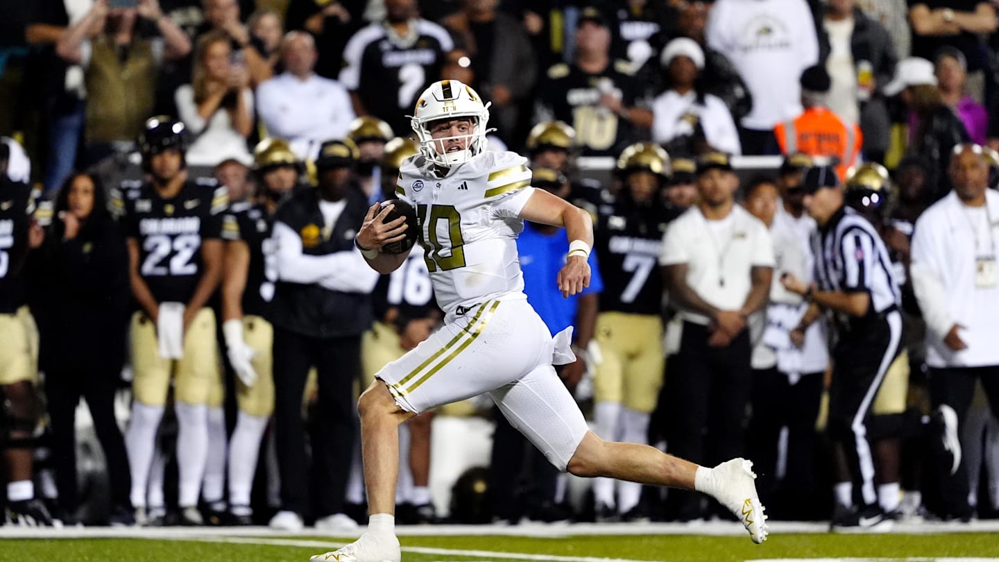 Georgia Tech Holds Halftime Lead Over Clemson in Key ACC Clash
