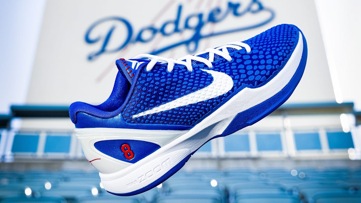 わっきーさん専用　Los Angeles Dodgers Kobe Bryant Vanessa Bryant Gifts Rare Nike Kobe Sneakers to Los Angeles