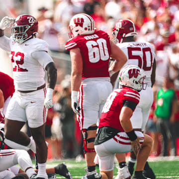 Alabama defensive lineman LT Overton vs. Wisconsin