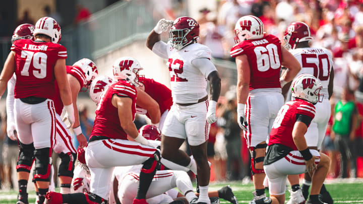 Alabama defensive lineman LT Overton vs. Wisconsin