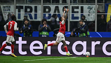 Gabriel Jesus fez dois gols em Milão nesta terça