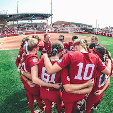 Alabama Softball vs. Oklahoma in Norman Super Regional Game 1
