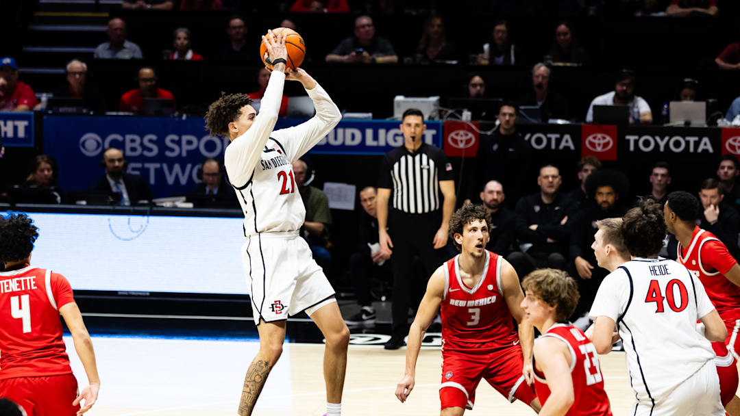 San Diego State Aztecs guard Miles Byrd (21).