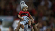 Torcedor mirim do Flamengo. 