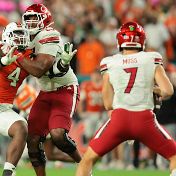 Rueben Bain Jr. has had to deal with rough offensive line play this season. 