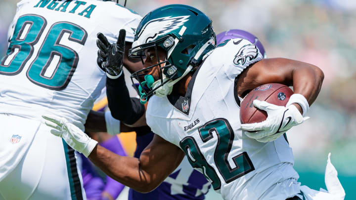 Aug 24, 2024; Philadelphia, Pennsylvania, USA; Philadelphia Eagles wide receiver Ainias Smith (82) runs the ball after a reception against the Minnesota Vikings during the second quarter at Lincoln Financial Field. 