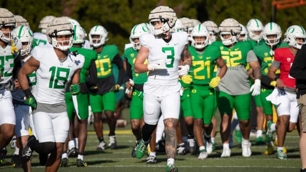 Oregon tight end Terrance Ferguson works out during practice with the Oregon Ducks Tuesday, April 2, 2024 in Eugene, Ore.