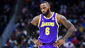 LeBron James estuvo fuera del roster algunos días por contagiarse de COVID-19
