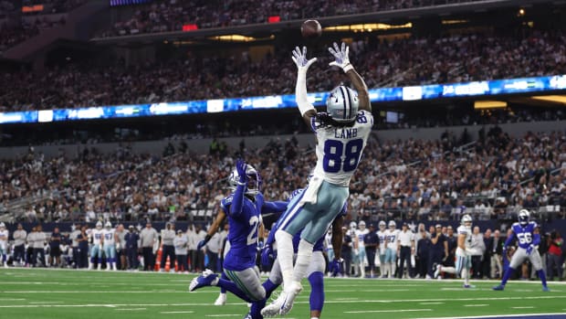 Dallas Cowboys wide receiver CeeDee Lamb (88) catches a pass for a touchdown against the Seattle Seahawks 