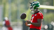 Justin Fields will play in Saturday's preseason opener for the Jets.