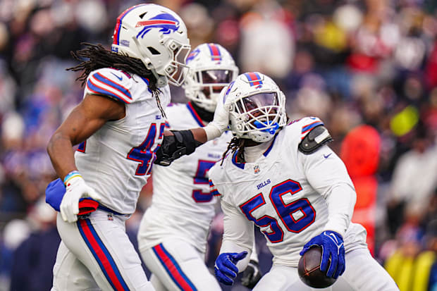 Buffalo Bills defensive end Javon Solomon makes a play in a game against the New England Patriots