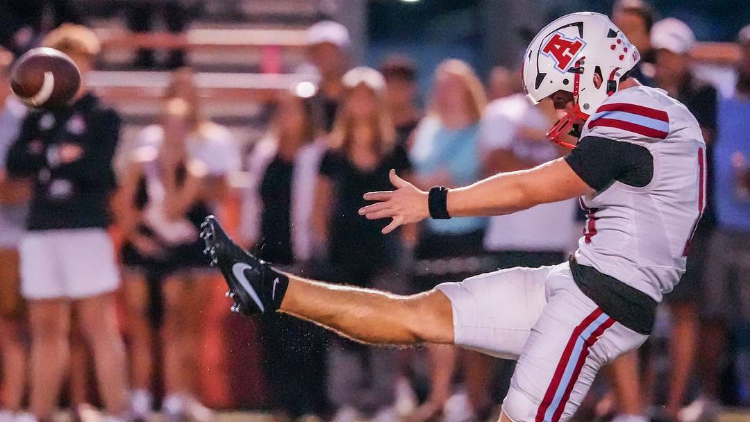 Arrowhead senior Evan Wozniak (10) has been voted High School On SI Wisconsin Football's Top Returning Punter of 2026.