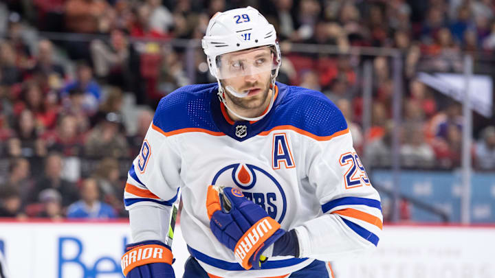 Edmonton Oilers center Leon Draisaitl (29)