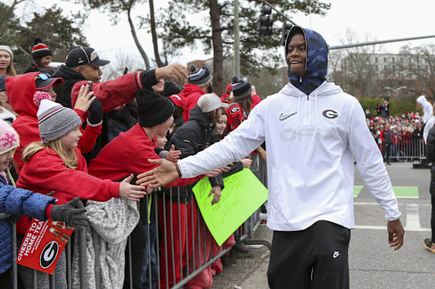 Georgia Bulldogs wide receiver George Pickens talks to fans at the Georgia Bulldogs National Championship Celebration.