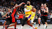 LeBron James anotó 19 puntos en la derrota de Lakers el sábado