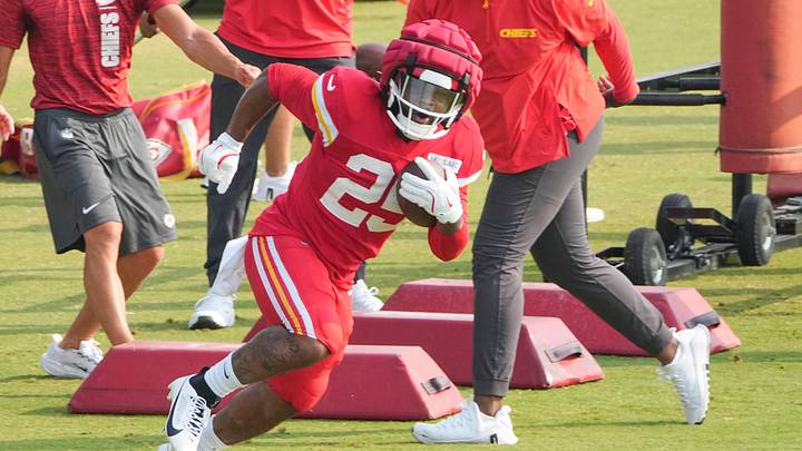 Jul 26, 2024; Kansas City, MO, USA; Kansas City Chiefs running back Clyde Edwards-Helaire (25) runs drills during training camp at Missouri Western State University. Mandatory Credit: Denny Medley-Imagn Images