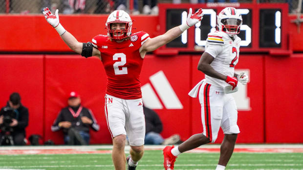 Nebraska Cornhuskers defensive back Isaac Gifford (2)