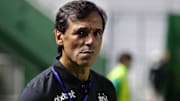 Bustos está há pouco tempo no país e já sente efeitos da sequência de jogos
