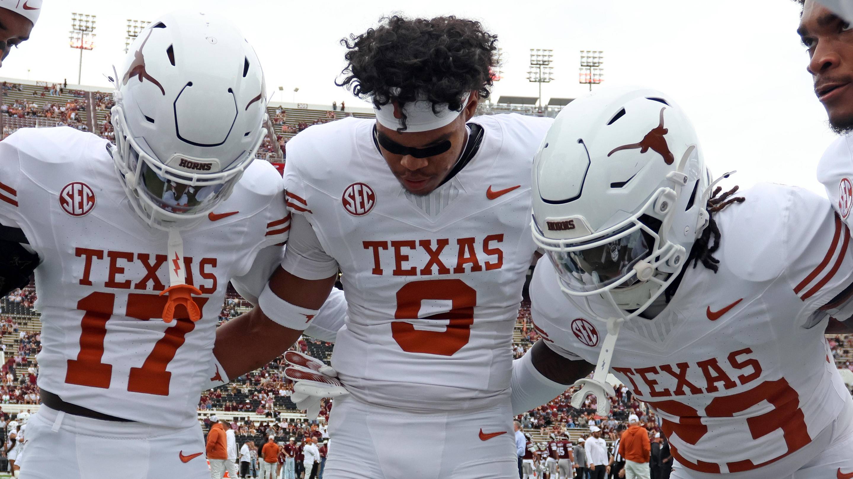 6 Texas Longhorns Freshmen That Should Get Major Playing Time vs. Michigan