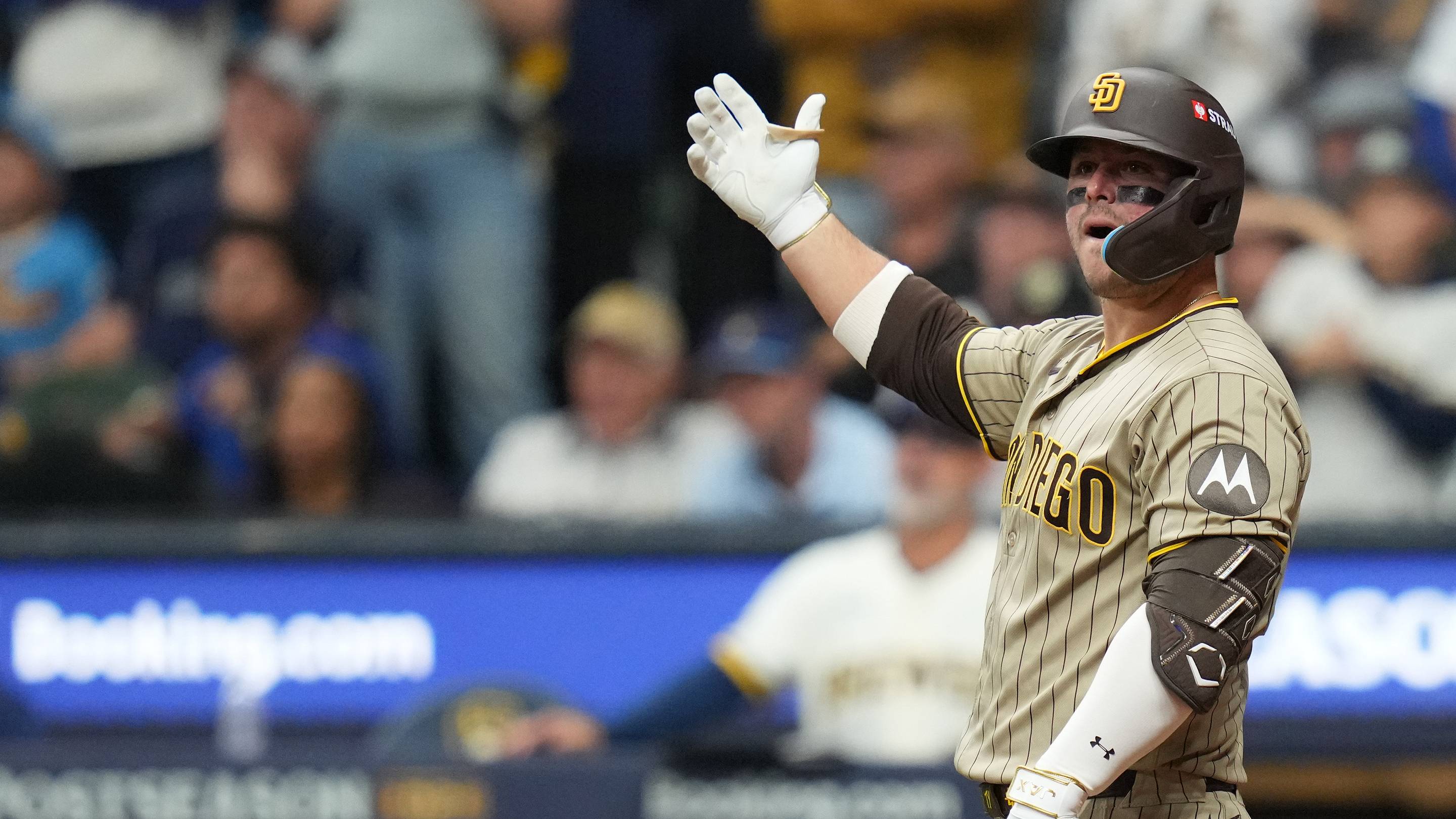 Why the Padres weren't robbed by controversial ruling on Ty France fly ball