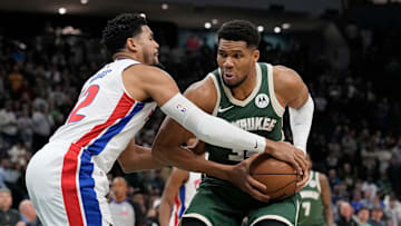 Detroit Pistons v Milwaukee Bucks
