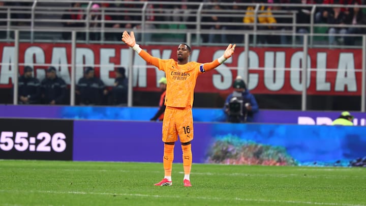 Mike Maignan Mike Maignan