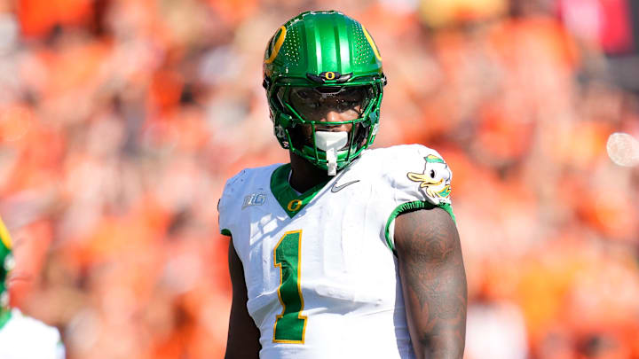 Oregon DL Jordan Burch