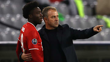 Alphonso Davies et Hansi Flick au Bayern Munich en 2020