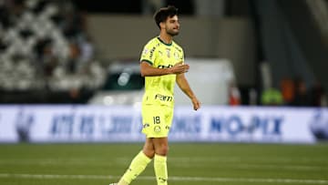 Flaco López vive grande momento com a camisa alviverde