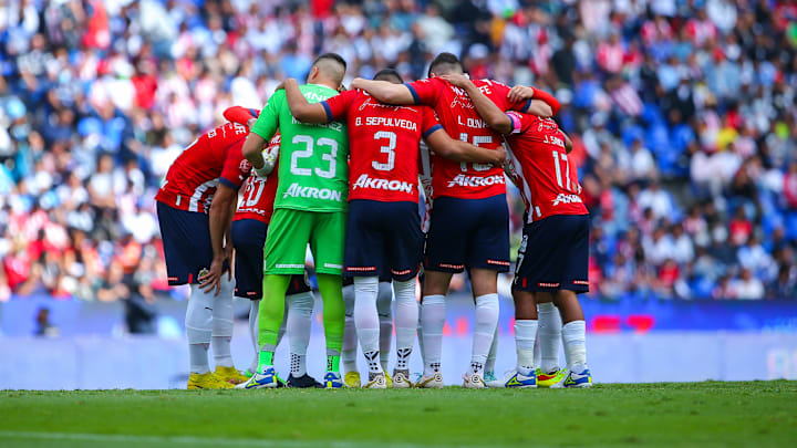 El equipo de las Chivas viajó a España para realizar su pretemporada. El equipo de las Chivas viajó a España para realizar su pretemporada.