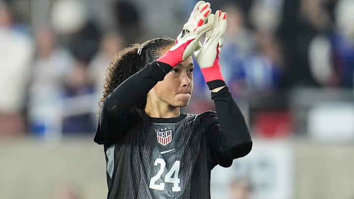 United States goalkeeper Phallon Tullis-Joyce (24) salutes the fans following the SheBelieves Cup against Canada at ScottsMiracle-Gro Field in Columbus on March 4, 2026. The United States won 1-0.