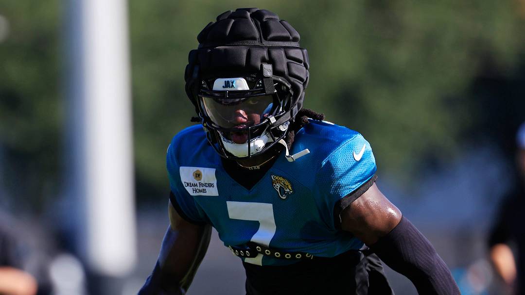 Jacksonville Jaguars wide receiver Brian Thomas Jr. (7) runs a route as quarterback Trevor Lawrence (16) prepares to throw during an NFL training camp session at the Miller Electric Center, Tuesday, July 29, 2025, in Jacksonville, Fla. [Corey Perrine/Florida Times-Union]