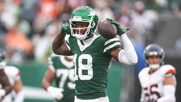 mike-williams-jets-flexing