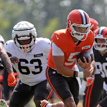 Cleveland Browns quarterback Dillon Gabriel (5) runs for yards during NFL training camp at CrossCountry Mortgage Campus, Friday, Aug. 1, 2025, in Berea, Ohio.