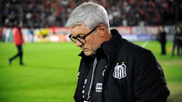 Treinador sabe da pressão por resultados e vê cobranças como justas