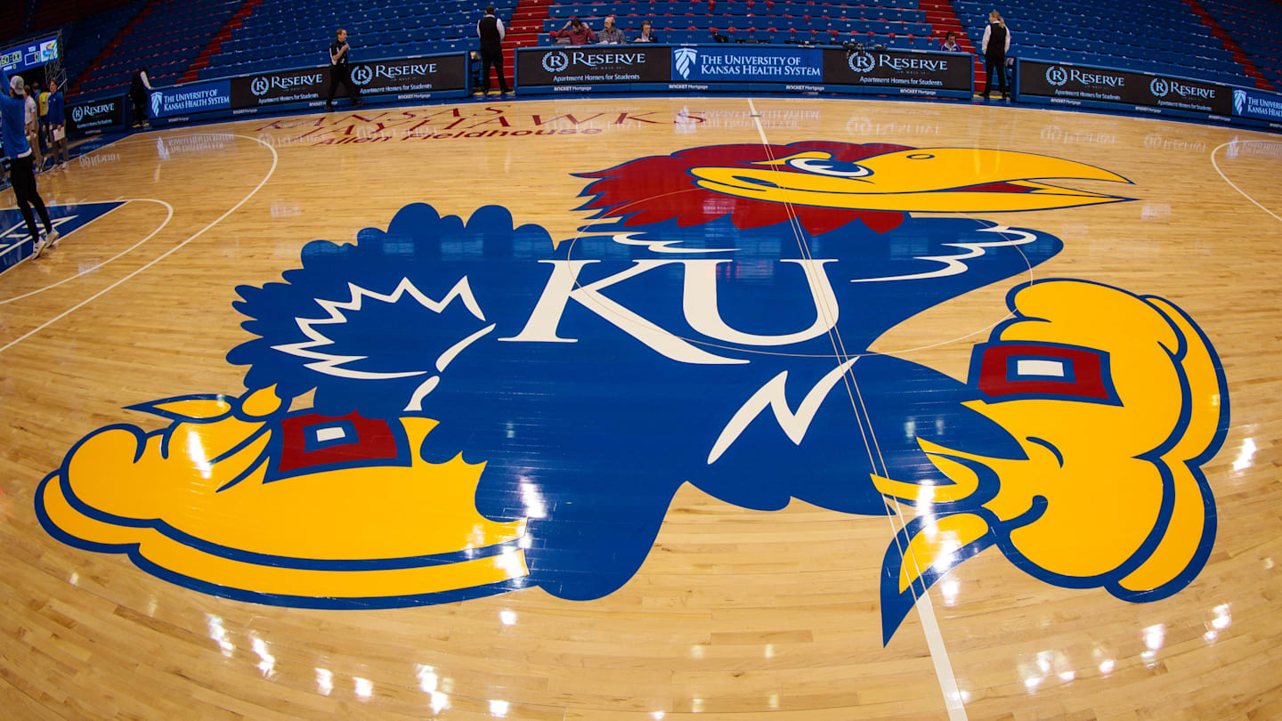 Kansas Basketball Signee Kohl Rosario Arrives on Campus