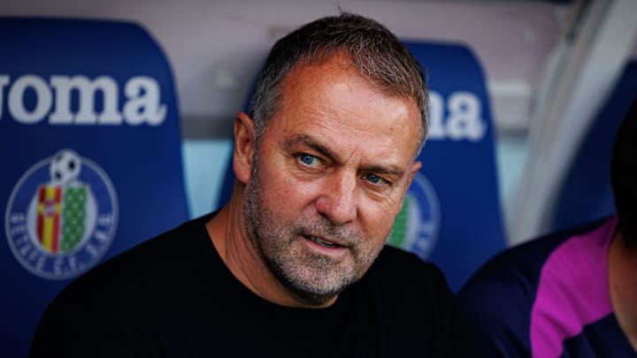 Hansi Flick bleibt Trainer des FC Barcelona 