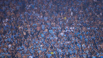 Grêmio é punido após invasão de seus torcedores na partida diante do Palmeiras, pelo Brasileirão.