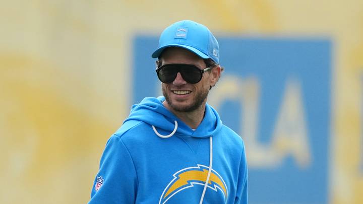 May 11, 2026; El Segundo, CA, USA; Los Angeles Chargers offensive coordinator Mike McDaniel during offseason workouts at The Bolt. Mandatory Credit: Kirby Lee-Imagn Images