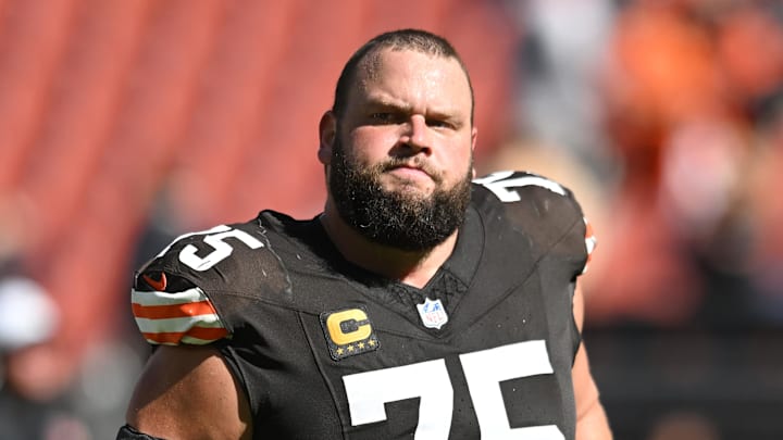 Cleveland Browns guard Joel Bitonio (75) looks on