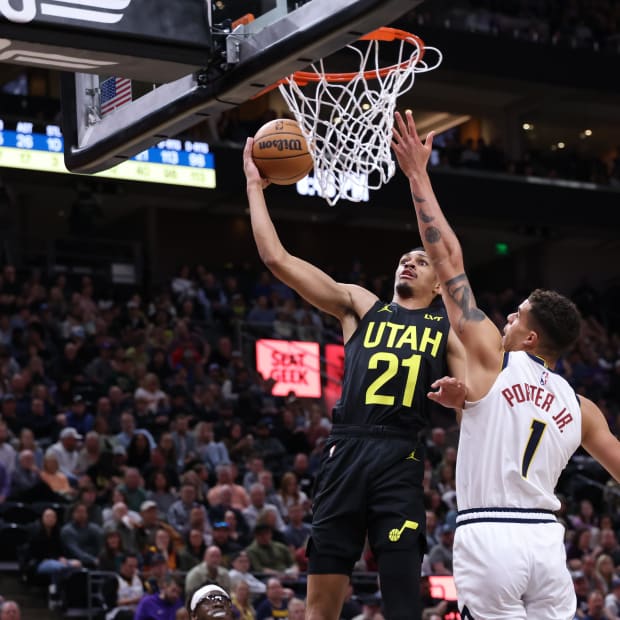  Darius Bazley 