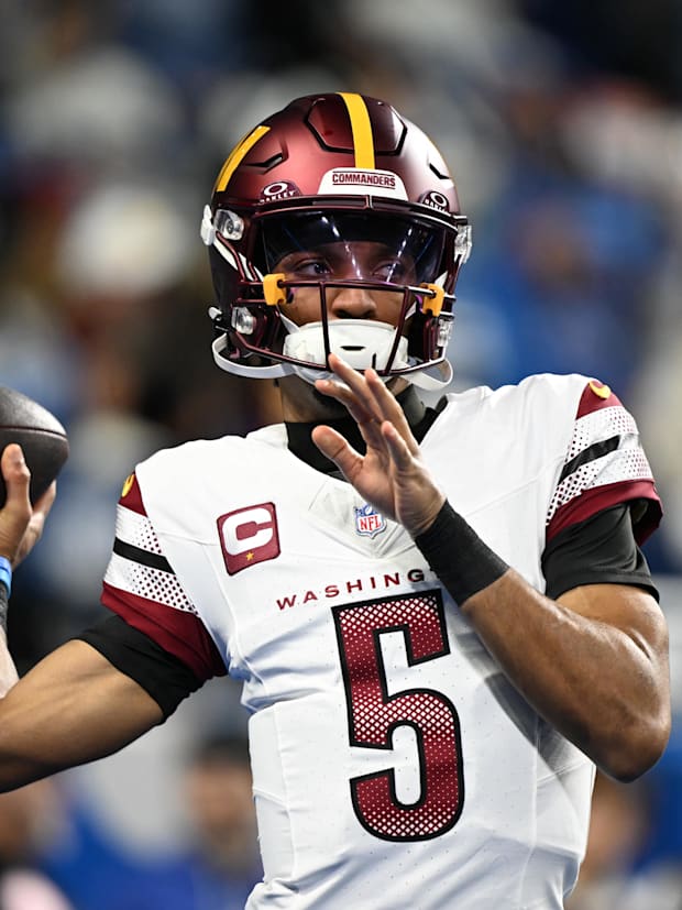 Washington Commanders quarterback Jayden Daniels (5).