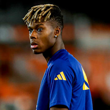 Williams decided to sign a new contract with Athletic Club.
