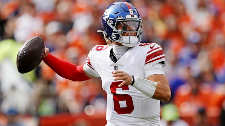 Giants QB Jaxson Dart continues to produce strong fantasy football numbers in his rookie season.